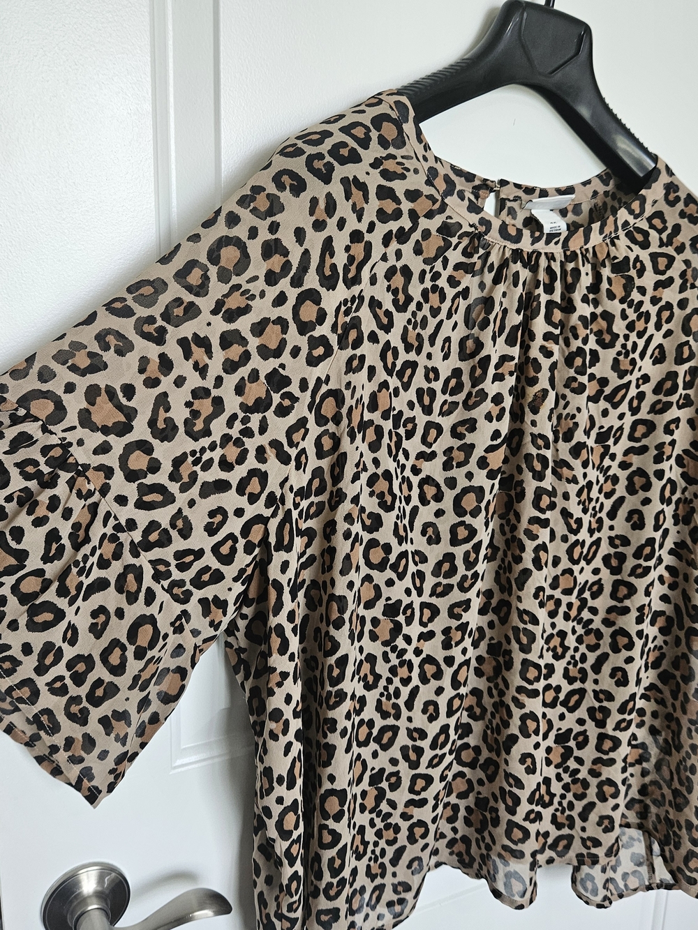 Ava & Viv Women's Plus Size 4X Taupe and Black Leopard Print Blouse